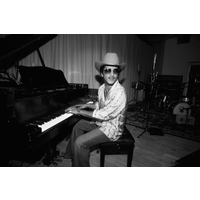 �y���y�ԑg�z�u���[�m�E�}�[�Y�A�wTHE MUSIC DAY�x�o������@��q�b�g�Ȃ���{�̃e���r�ŏ��̏���